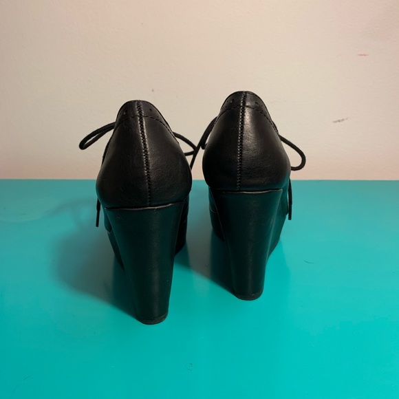 Soda Laceup Black Wedge Size 7 - Never Worn - Picture 4 of 5